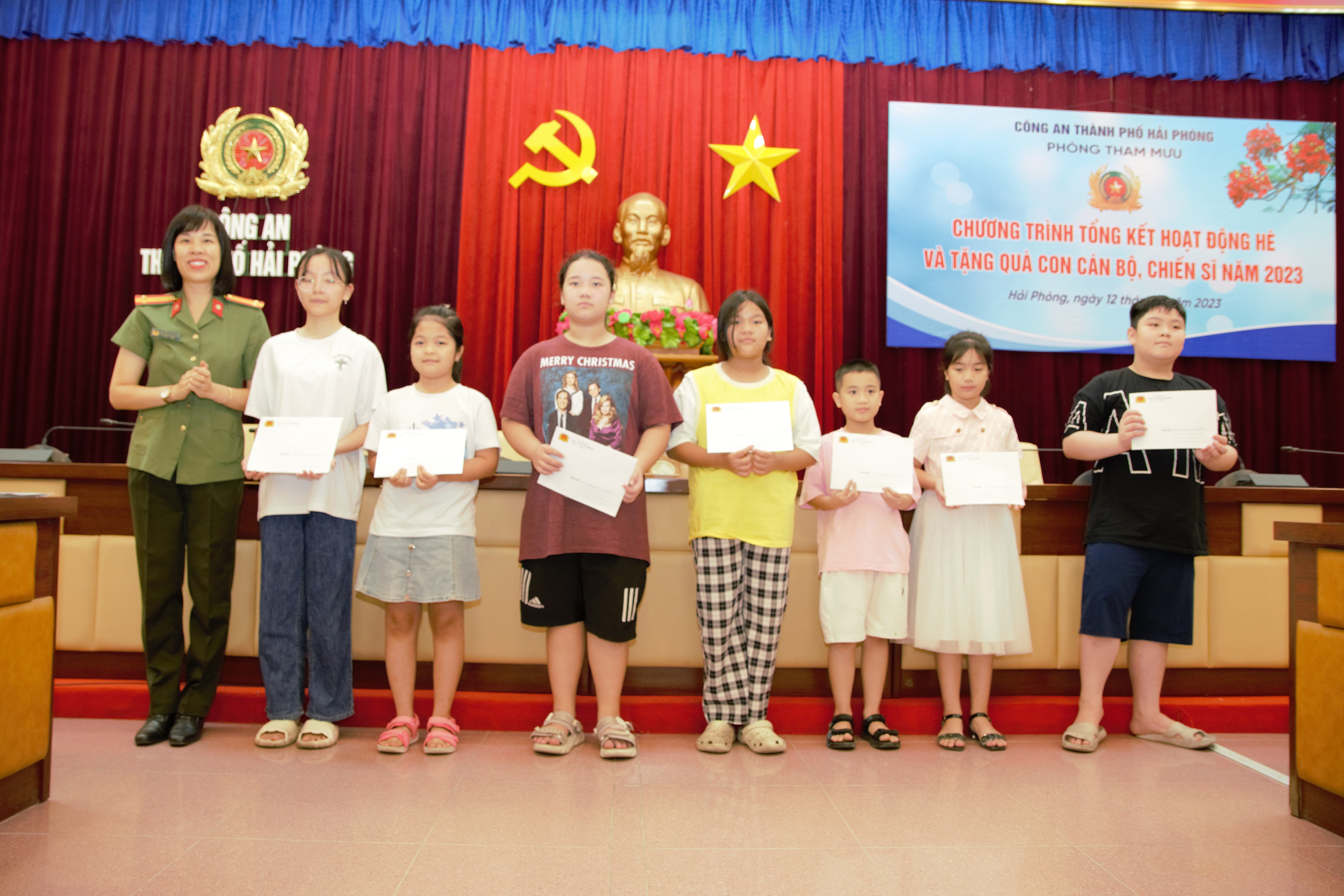 Hội phụ nữ khối Tham mưu - Xây dựng lực lượng - Hậu cần: Đẩy mạnh các hoạt động xã hội, tình nghĩa